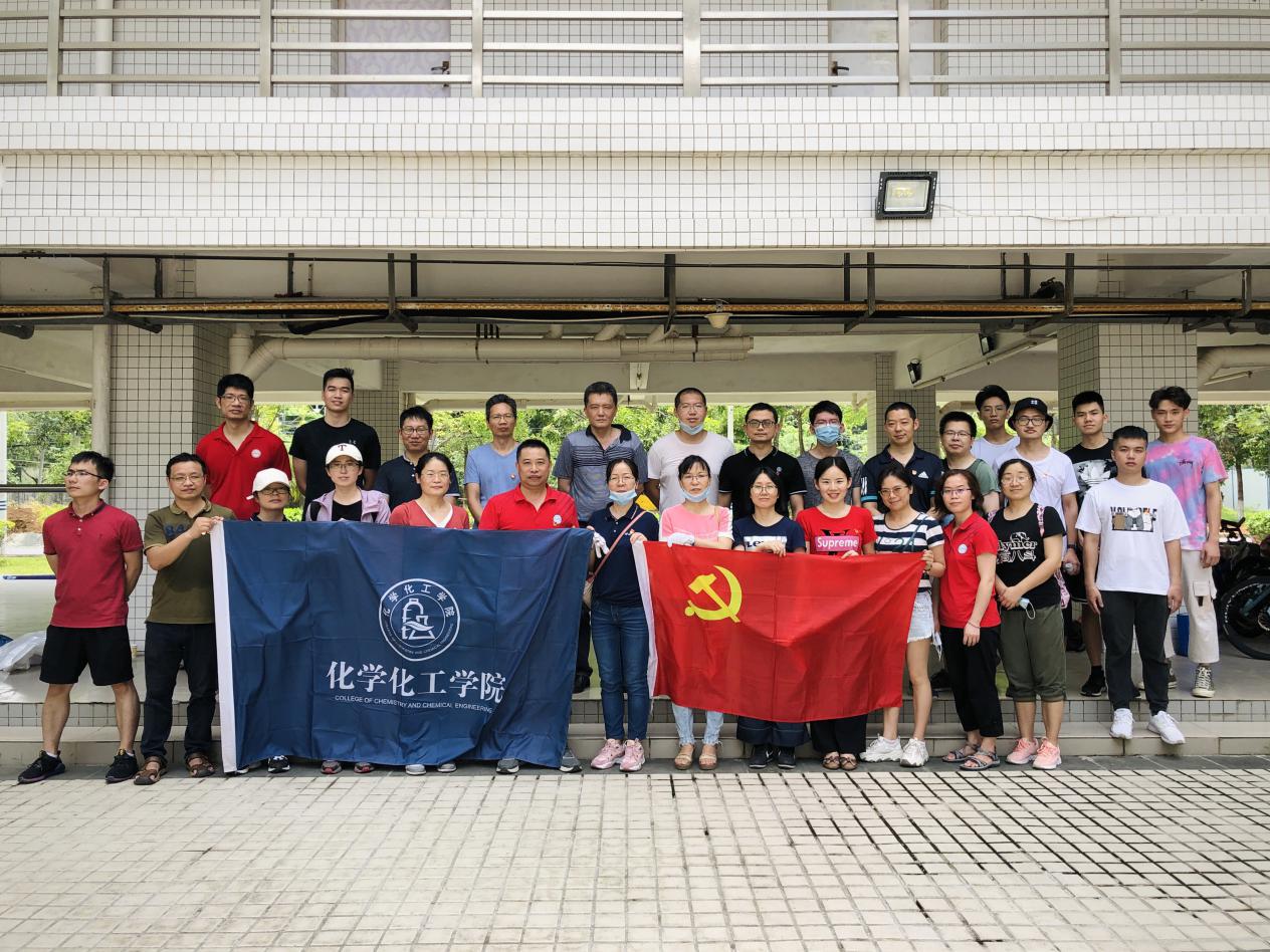 教工党员齐出动 师生互助情更浓——2026世界杯官方合作网站教工党员开展志愿服务活动助力宿舍搬迁